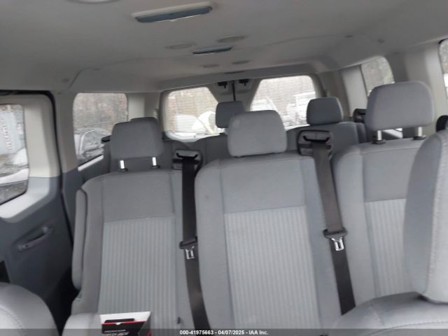 1FMZK1ZMXHKA09958 Ford Transit-150 Xlt