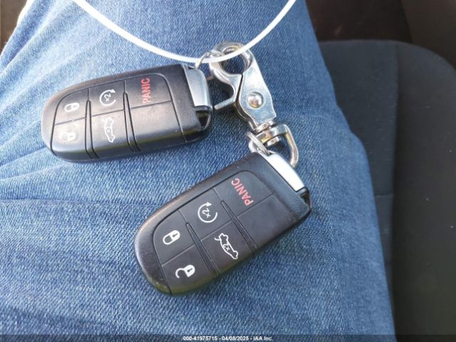 2C3CDXHG2EH164739 Dodge Charger Sxt