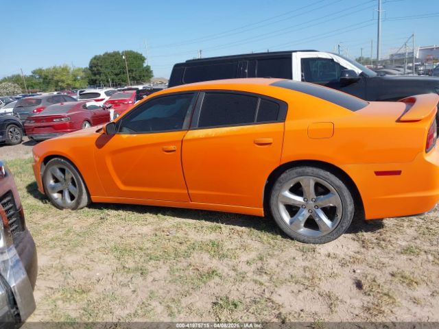 2C3CDXHG2EH164739 Dodge Charger Sxt