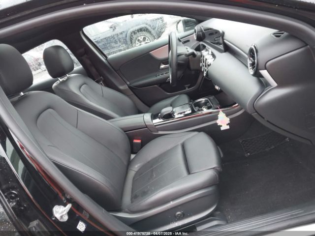 W1K3G4FB1LJ238193 Mercedes-Benz A 220 4matic