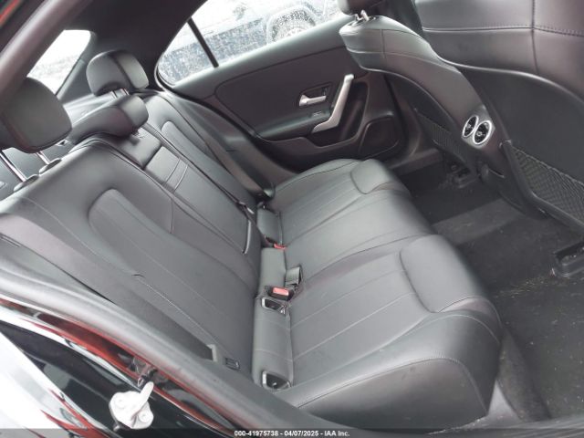 W1K3G4FB1LJ238193 Mercedes-Benz A 220 4matic