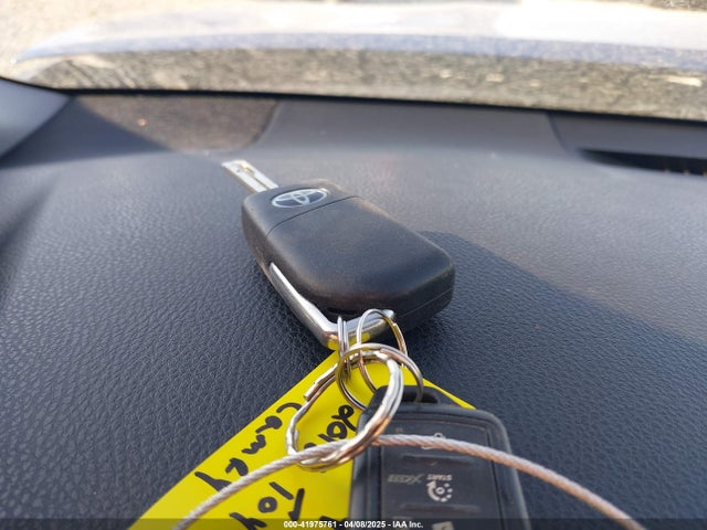4T1B11HK9JU140782 Toyota CAMRY SE