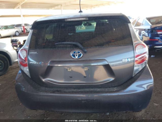 JTDKDTB38E1572456 Toyota Prius C Three
