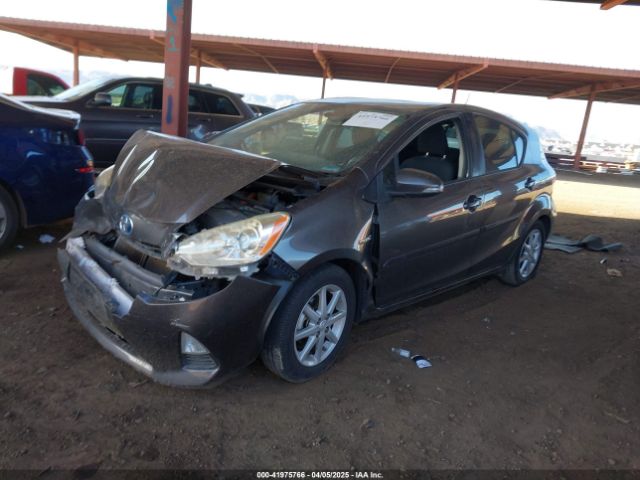 JTDKDTB38E1572456 Toyota Prius C Three