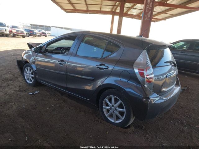 JTDKDTB38E1572456 Toyota Prius C Three