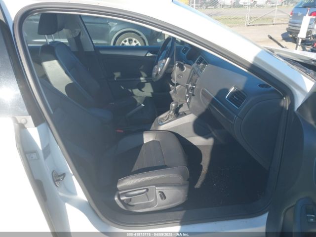 3VWL17AJ8EM336569 Volkswagen Jetta 1.8t Sel