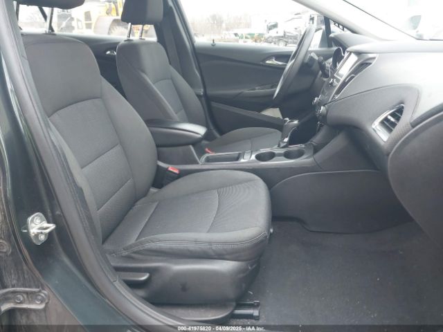 2017 CHEVROLET CRUZE 1G1BE5SMXH7200287 Photo 4