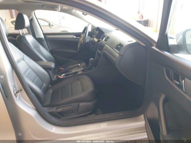 1VWBN7A3XEC033909 Volkswagen Passat 2.0l Tdi Se