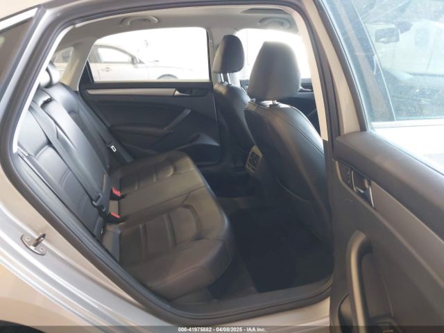 1VWBN7A3XEC033909 Volkswagen Passat 2.0l Tdi Se