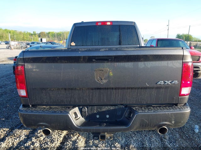 1C6RR7FT5JS351510 RAM 1500 Express  4x4 6'4 Box