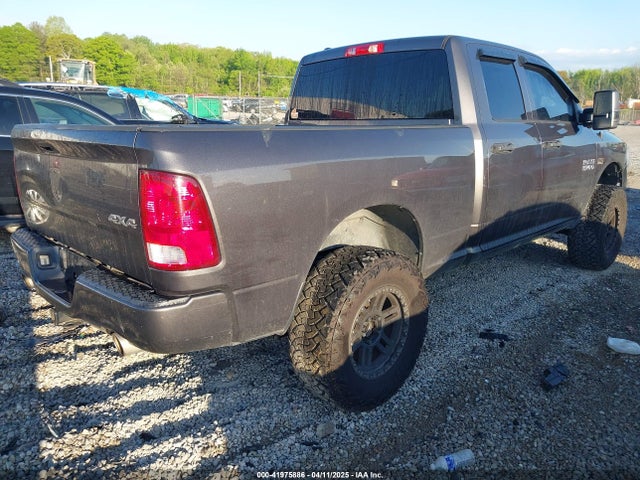 1C6RR7FT5JS351510 RAM 1500 Express  4x4 6'4 Box