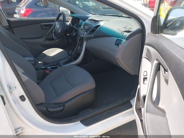 5NPDH4AE7GH685042 Hyundai ELANTRA SE