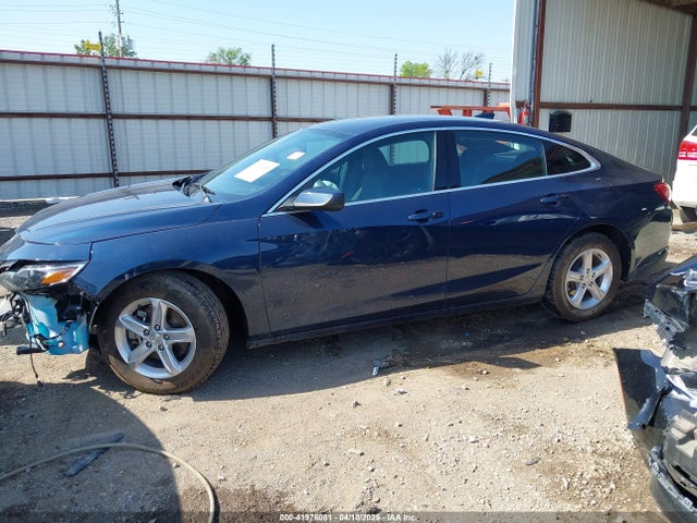 1G1ZD5STXNF150016 Chevrolet Malibu Fwd Lt