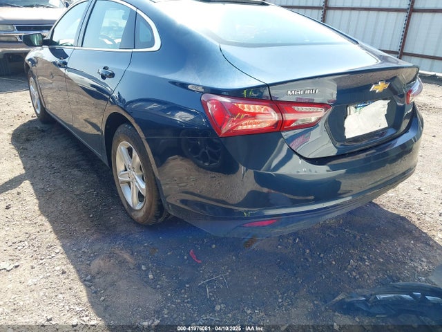 1G1ZD5STXNF150016 Chevrolet Malibu Fwd Lt