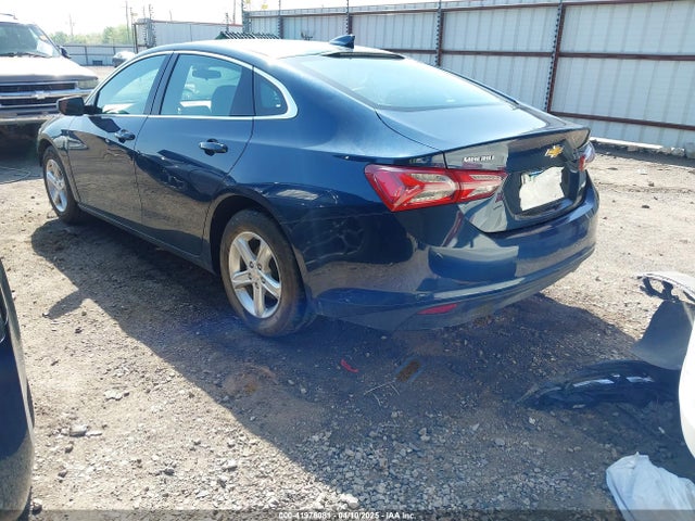 1G1ZD5STXNF150016 Chevrolet Malibu Fwd Lt