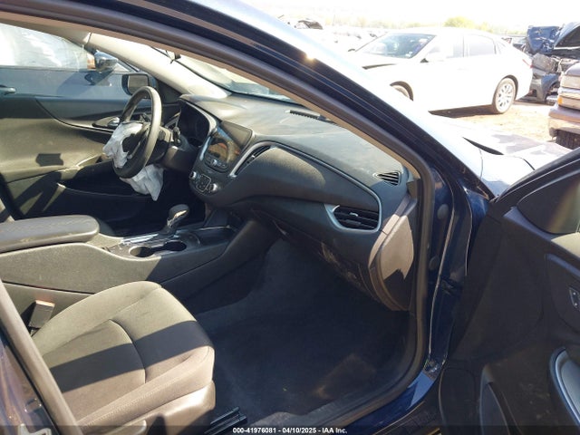 1G1ZD5STXNF150016 Chevrolet Malibu Fwd Lt