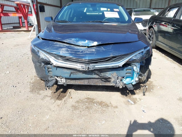 1G1ZD5STXNF150016 Chevrolet Malibu Fwd Lt