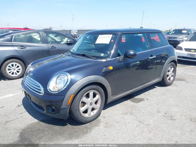 2008 MINI COOPER WMWMF33538TT64168 Photo 1