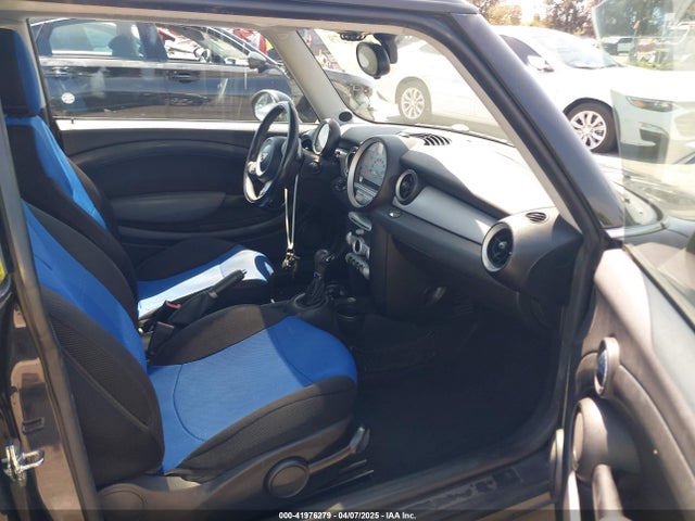 2008 MINI COOPER WMWMF33538TT64168 Photo 4