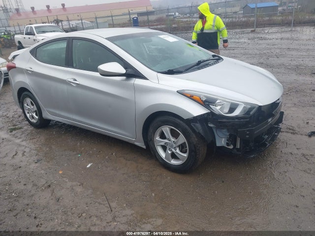 5NPDH4AE5FH615795 Hyundai ELANTRA SE