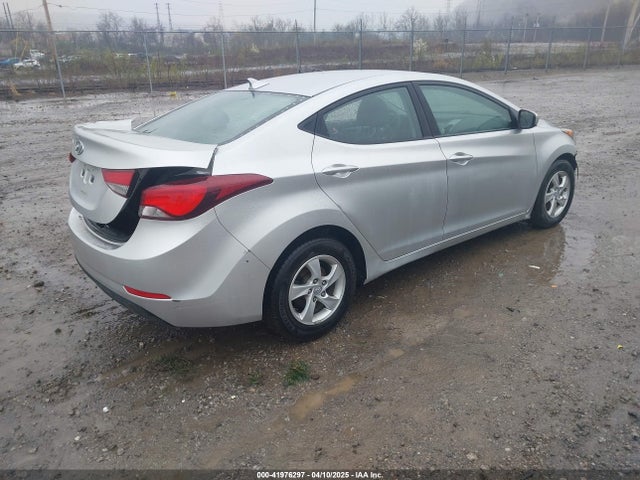 5NPDH4AE5FH615795 Hyundai ELANTRA SE