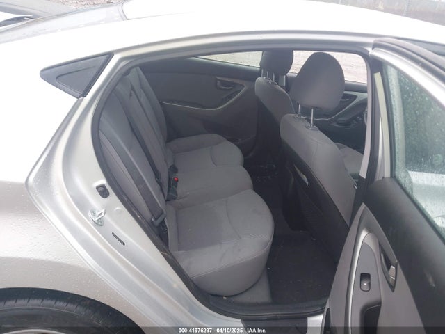 5NPDH4AE5FH615795 Hyundai ELANTRA SE