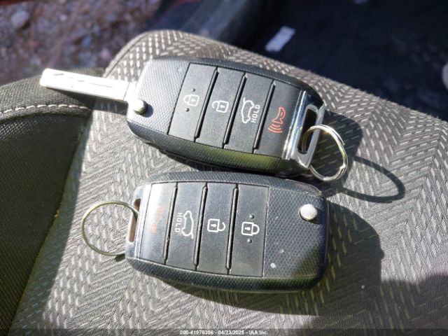 KNDPMCAC7L7809195 KIA Sportage Lx