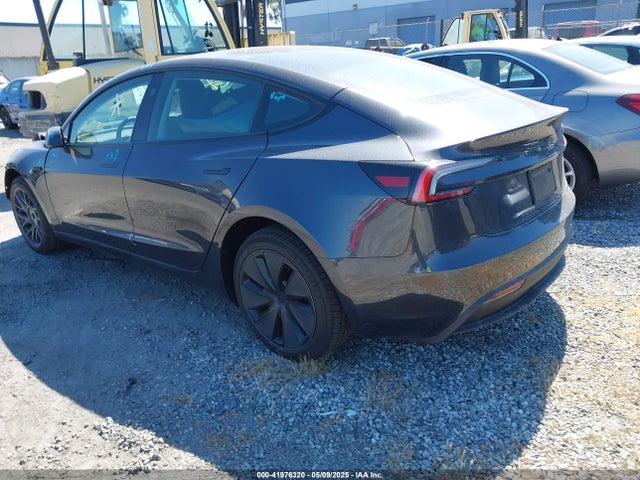 2025 TESLA MODEL 3 5YJ3E1EA1SF884167 Photo 2