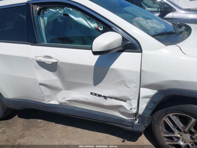 3C4NJCBB4JT469471 Jeep Compass Sun And Wheel Fwd
