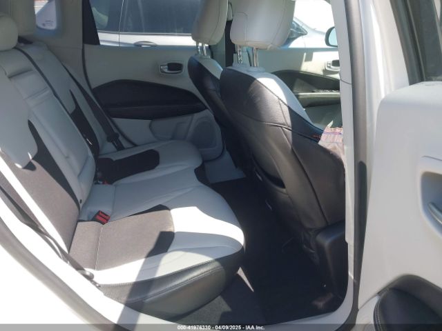 3C4NJCBB4JT469471 Jeep Compass Sun And Wheel Fwd