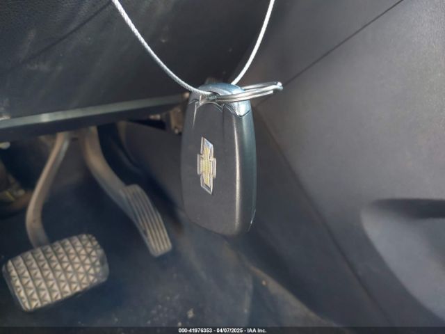 KL7CJLSB2KB721533 Chevrolet Trax Lt