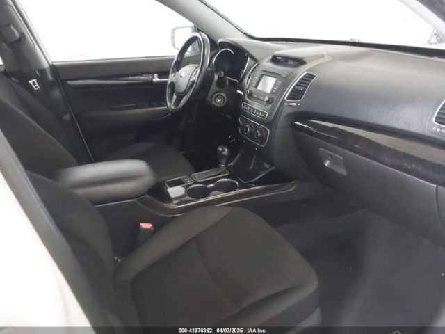 5XYKTCA60FG561337 KIA SORENTO LX