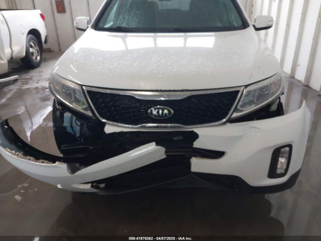 5XYKTCA60FG561337 KIA SORENTO LX