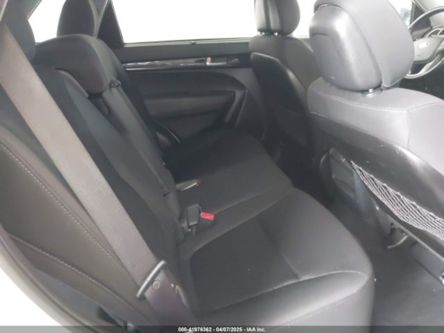5XYKTCA60FG561337 KIA SORENTO LX