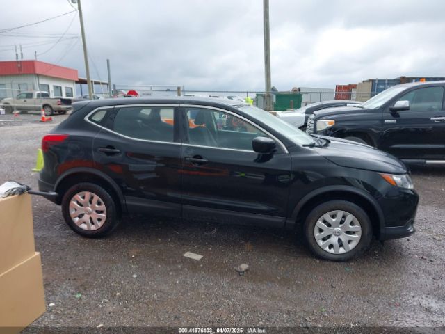 JN1BJ1CR3JW281802 Nissan Rogue Sport S