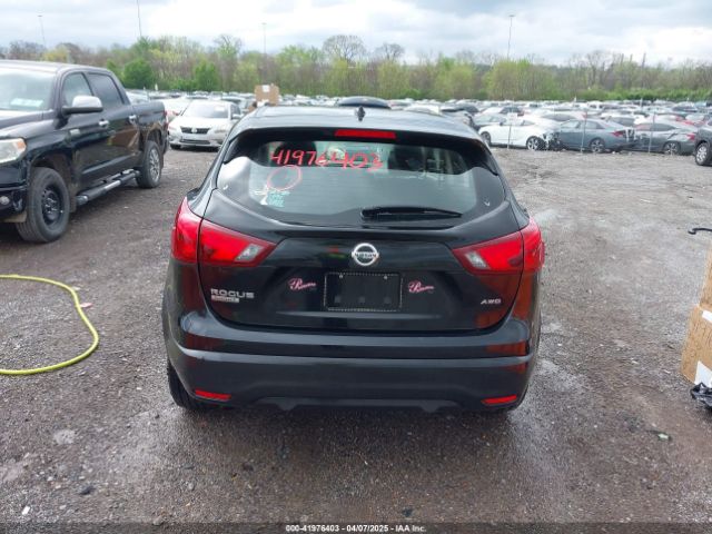 JN1BJ1CR3JW281802 Nissan Rogue Sport S