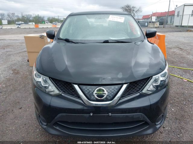 JN1BJ1CR3JW281802 Nissan Rogue Sport S