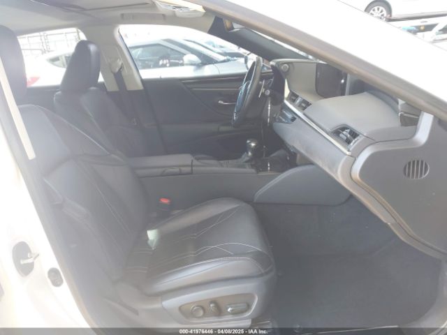 58AE21B18LU008618 Lexus Es 300h Luxury