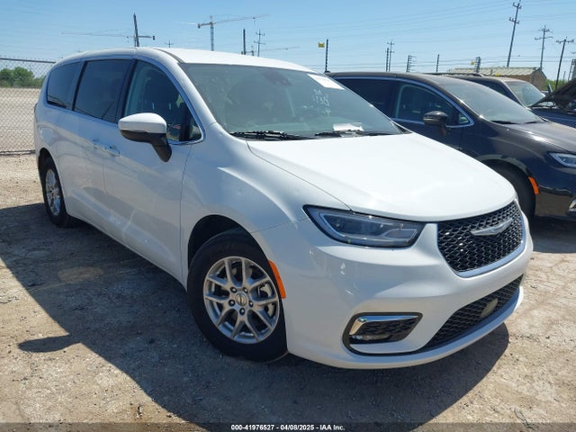 Chrysler Pacifica Touring L 2023 2C4RC1BG6PR581390 main image