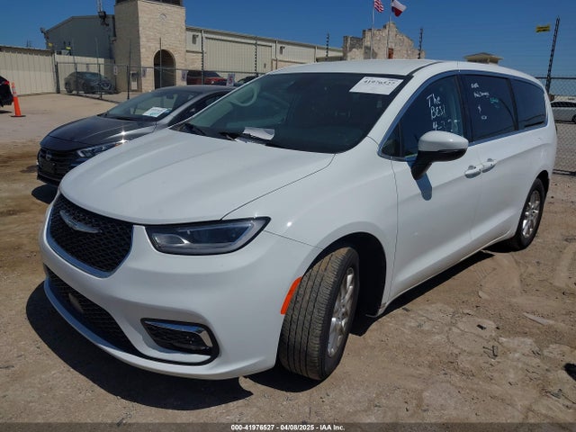 Chrysler Pacifica Touring L 2023 2C4RC1BG6PR581390 Image 2