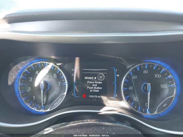 2C4RC1BG8HR677720 Chrysler Pacifica Touring-l