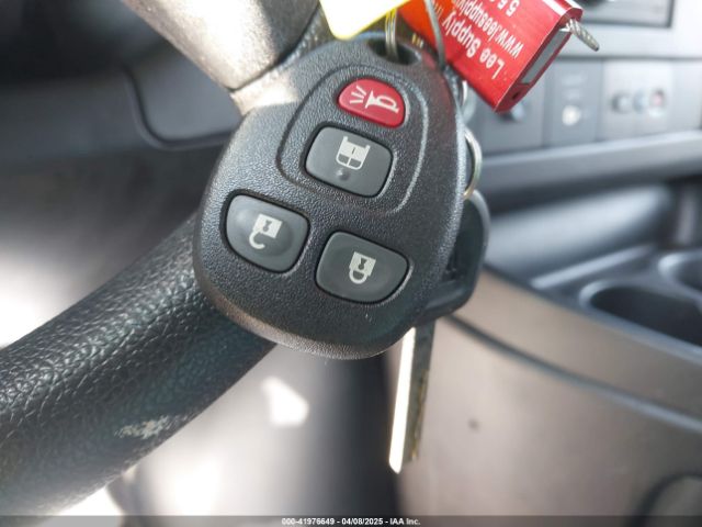 1GCWGBFP8K1144902 Chevrolet Express 2500 Work Van