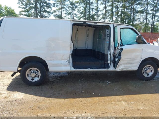 1GCWGBFP8K1144902 Chevrolet Express 2500 Work Van