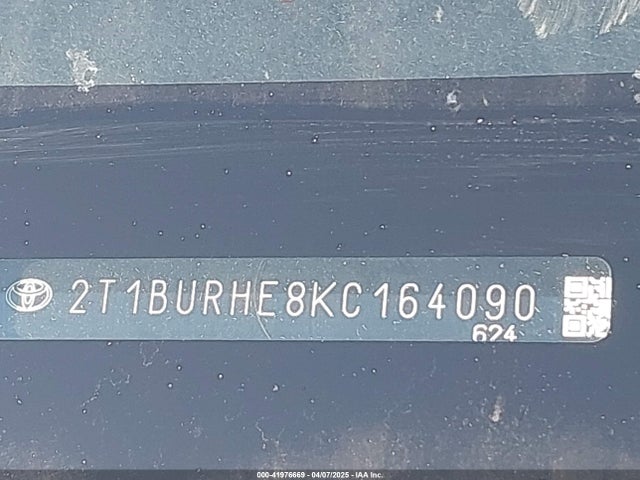 2T1BURHE8KC164090 Toyota COROLLA SE