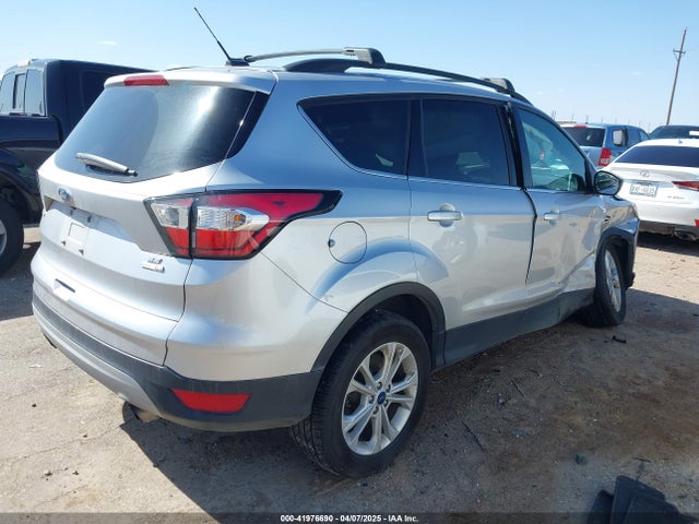 1FMCU9GD4JUB12417 Ford ESCAPE SE