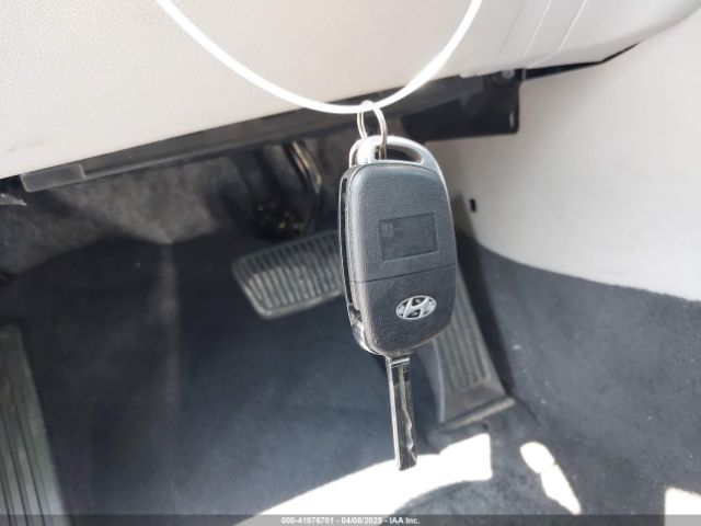 5NPE24AF0JH726066 Hyundai SONATA SE