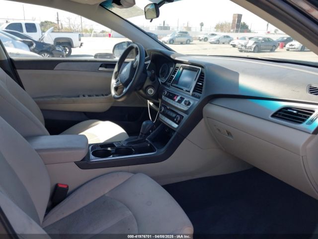 5NPE24AF0JH726066 Hyundai SONATA SE