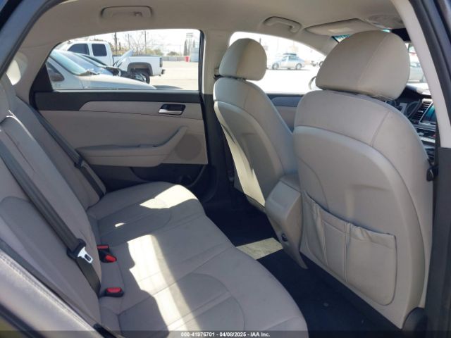 5NPE24AF0JH726066 Hyundai SONATA SE