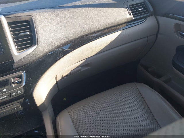 5FNYF6H00HB032386 Honda Pilot Elite