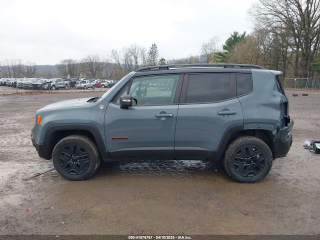 ZACCJBCB4JPH63797 Jeep Renegade Trailhawk 4x4